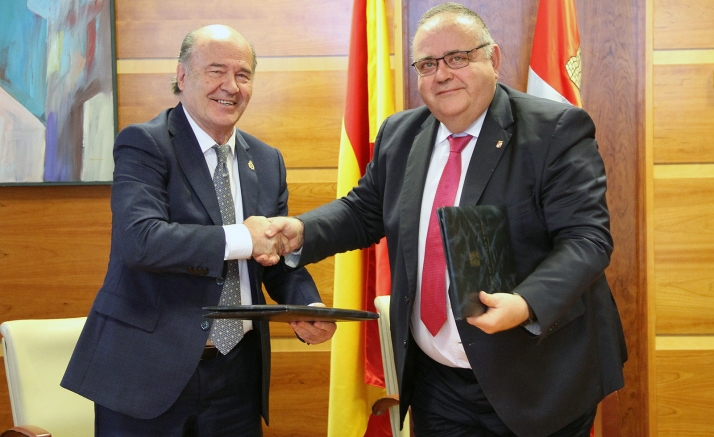 Sacyl y el Sindicato Médico acuerdan igualar a la media nacional la retribución de los MIR por guardias de presencia física