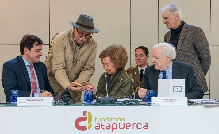 Mañueco anuncia un aumento del 43 % en la aportación de la Junta para reforzar el apoyo al Sistema Atapuerca 