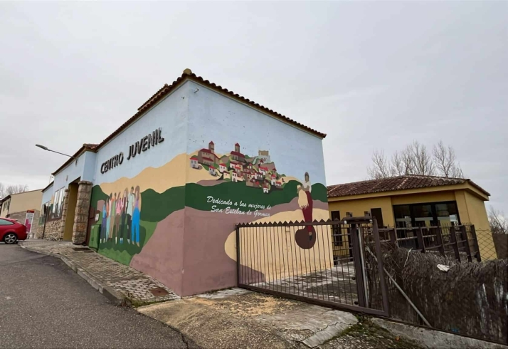 El nuevo Centro Juvenil de San Esteban encara su recta final con la vista puesta en el verano