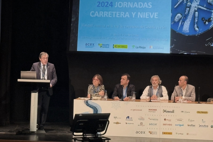 Castilla y León muestra su plan de vialidad invernal, un referente que da cobertura a 11.500 kms de carreteras