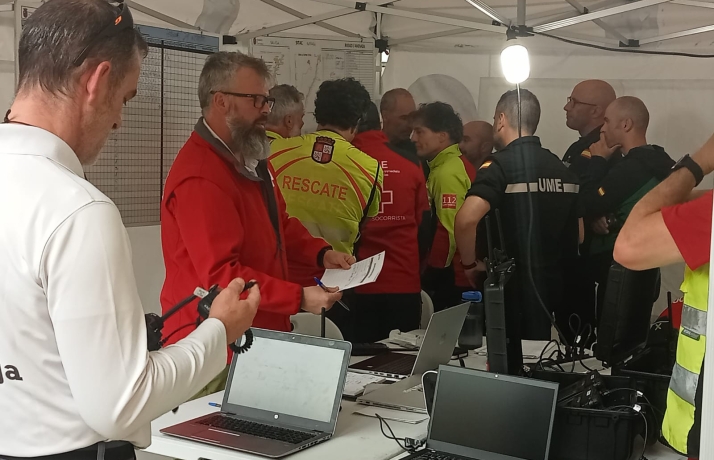 La Junta colabora con el operativo de rescate en la cavidad Garmaciega-Sima del Sombrero en Cantabria para localizar a dos espeleólogos de Castilla y León