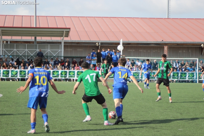 &iexcl;Ascenso hist&oacute;rico por la puerta grande!: El C.D. Calasanz arrasa 7-0 y ya es equipo de Tercera R