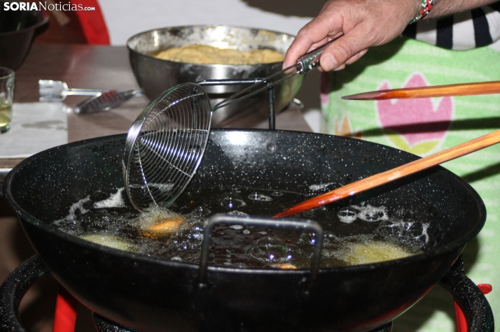 Rosquillos y floretas: protagonistas de la jornada de convivencia extreme&ntilde;a, en im&aacute;genes