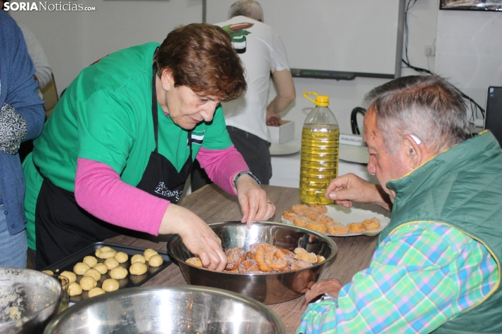 Rosquillos y floretas: protagonistas de la jornada de convivencia extreme&ntilde;a, en im&aacute;genes