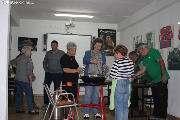 Rosquillos y floretas: protagonistas de la jornada de convivencia extreme&ntilde;a, en im&aacute;genes