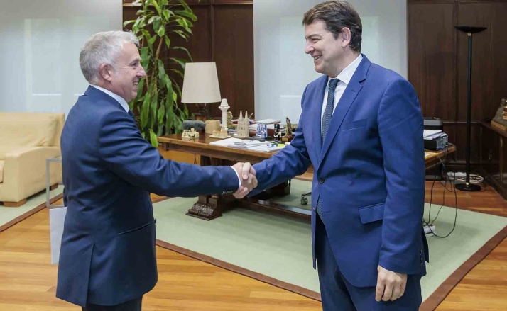 Castilla y León convocará las mesas de diálogo con los grupos parlamentarios para llegar a pactos en Sanidad, Financiación Autonómica y Corredor Atlántico