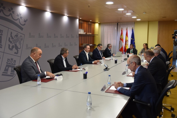 Castilla y León destina 8,2 millones de euros a las entidades locales para políticas sociales y apoyo técnico en pequeños municipios