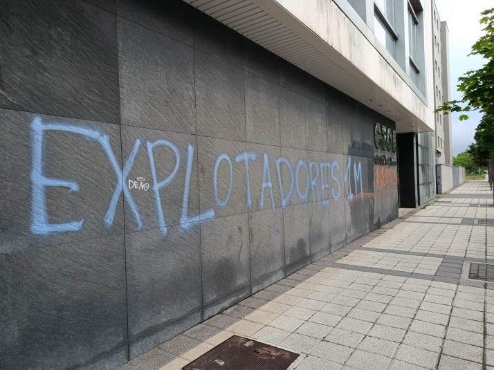 FOES sale en defensa del empresariado tras el ataque vandálico a la sede autonómica de CEOE