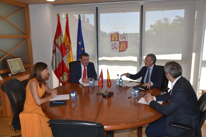 La Junta de Castilla y León reafirma su colaboración con la Fundación Centro Nacional del Vidrio