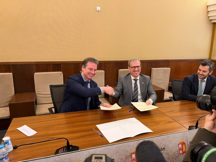 La Consejería de Industria, Comercio y Empleo renueva el convenio con las diputaciones para fomentar el empleo local