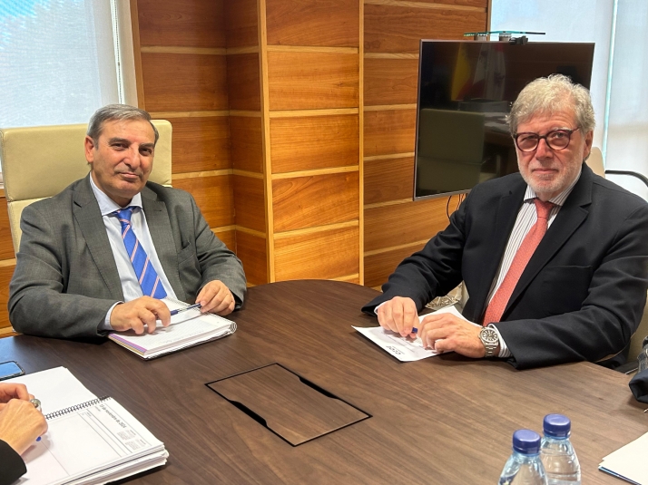 El consejero de Movilidad mantiene un encuentro con CEOE Castilla y León